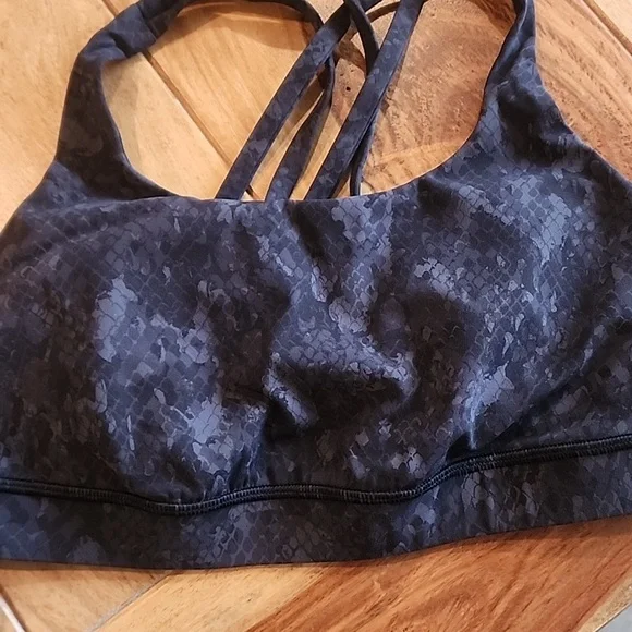 Lot Of Lululemon Bras Sz 8 - Picture 3 of 6